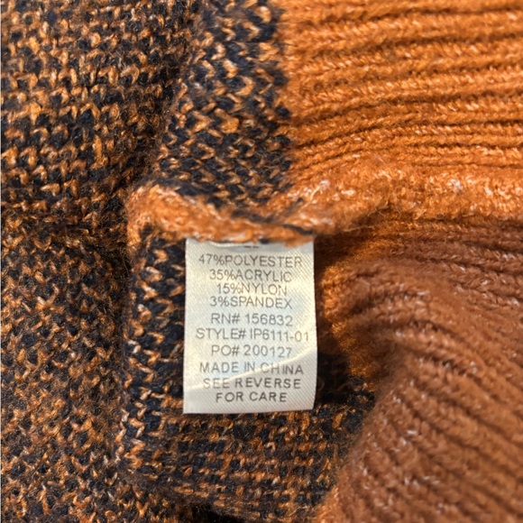 Aztec Print Sweater - Picture 6 of 7